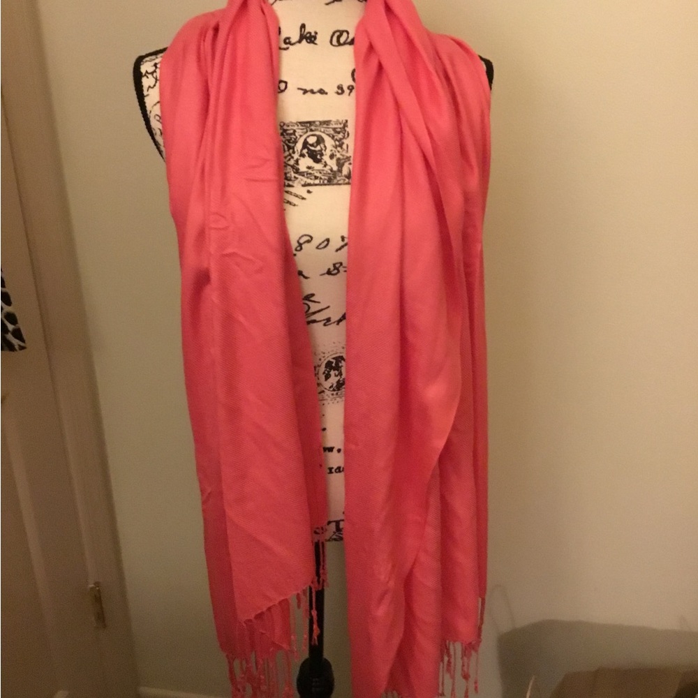 NWOT Beautiful pink Shaw